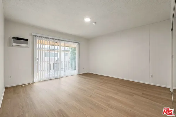 $3,450 | 15540 Moorpark Street, Unit 8, Encino, CA 91436