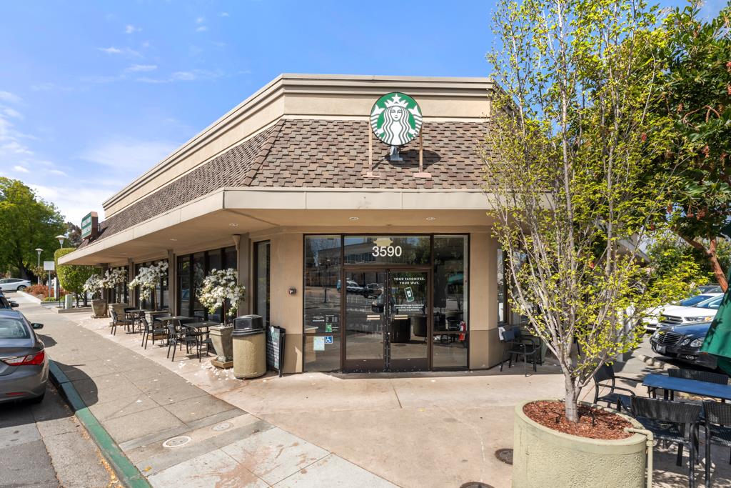 2101 Sharon Road Menlo Park, CA 94025 - Photo 30 of 31 a view of a chairs and tables in patio