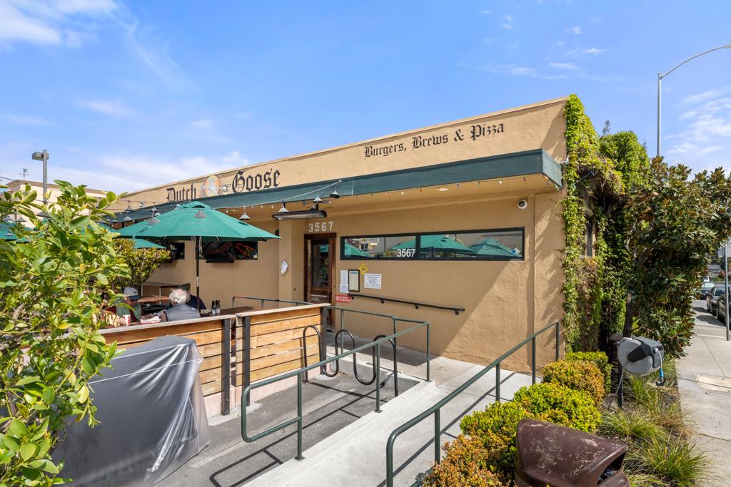 2101 Sharon Road Menlo Park, CA 94025 - Photo 31 of 31 a view of a chairs and table in the patio
