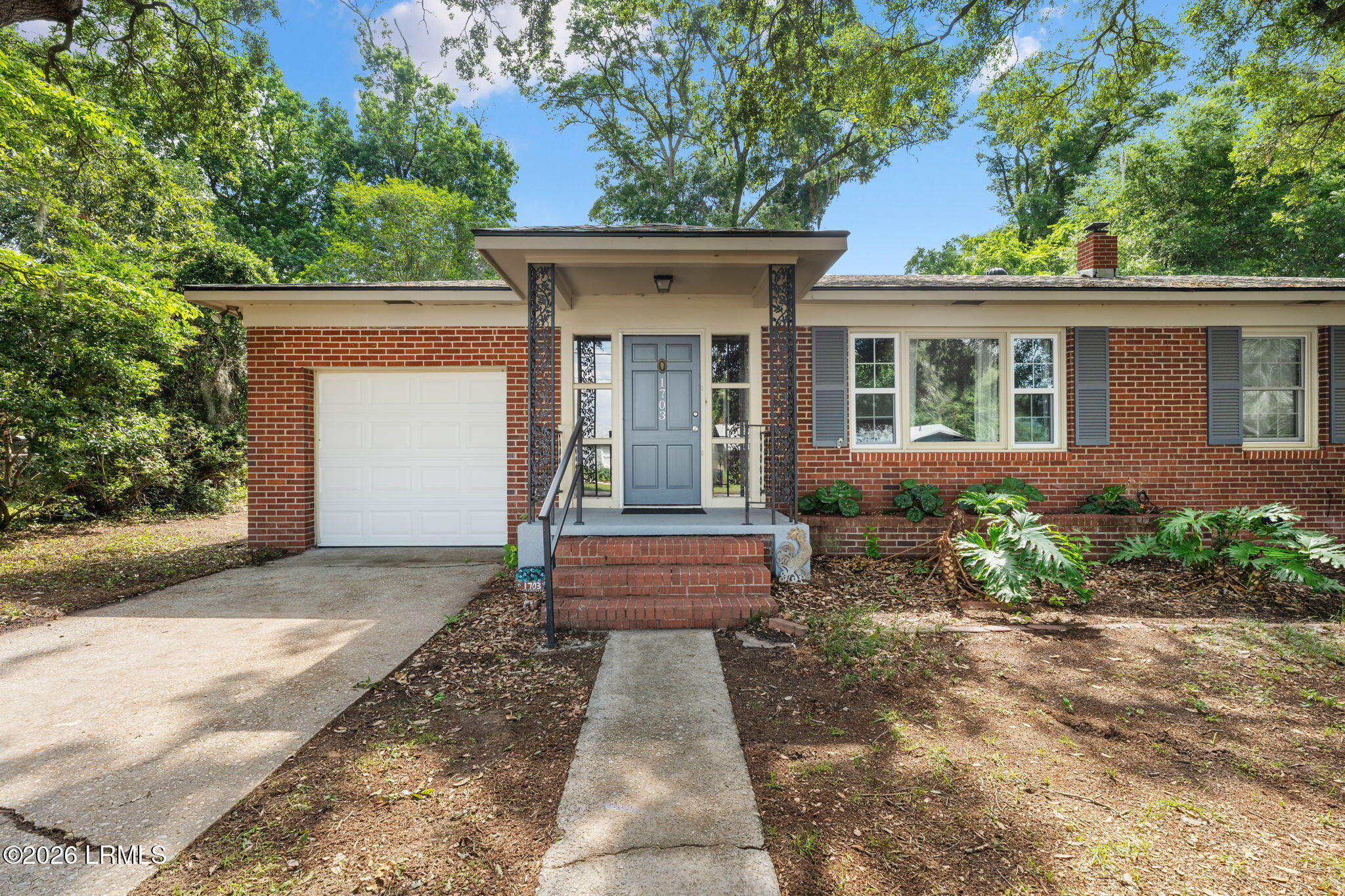 1703 State Rd S-7-202 Beaufort, SC 29902 - Photo 3 of 30 38-web-or-mls-DSC01669