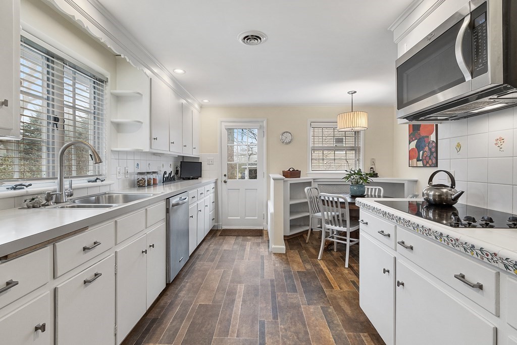 27 Bradley Road Arlington, MA 02474 - Photo 14 of 42