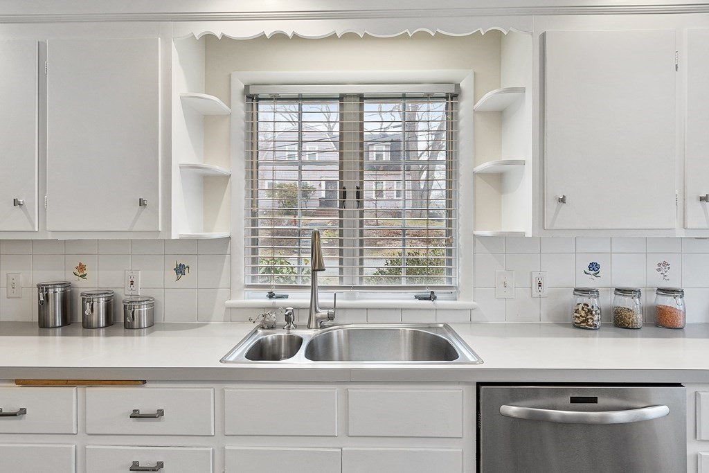 27 Bradley Road Arlington, MA 02474 - Photo 15 of 42