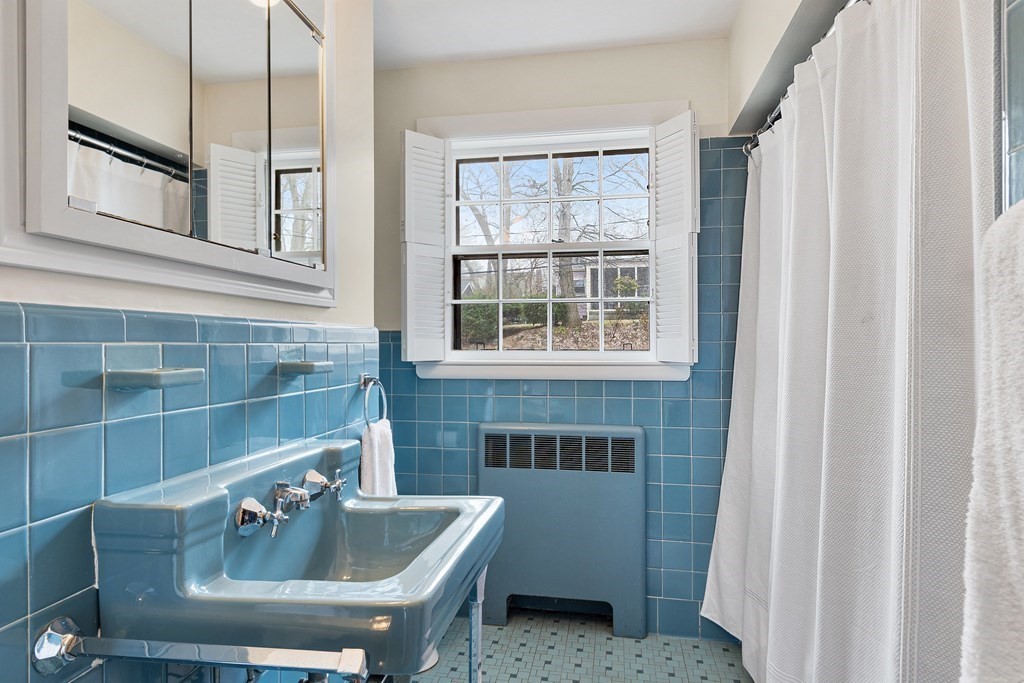 27 Bradley Road Arlington, MA 02474 - Photo 24 of 42