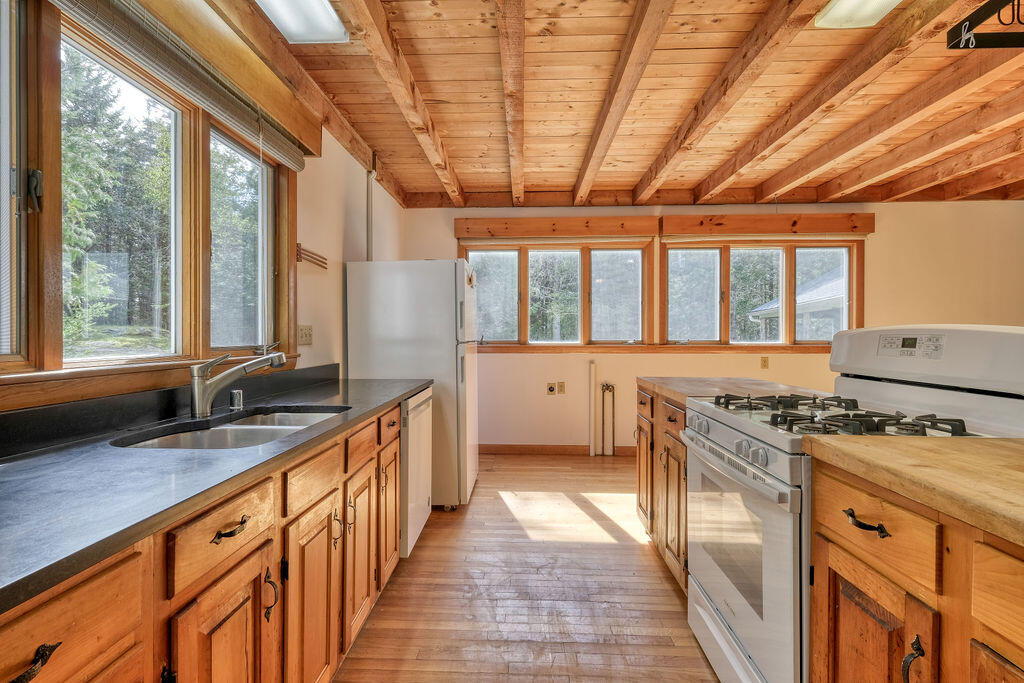 263 Eggemoggin Road Deer Isle, ME 04650 - Photo 21 of 59 LaRoccaLane-14