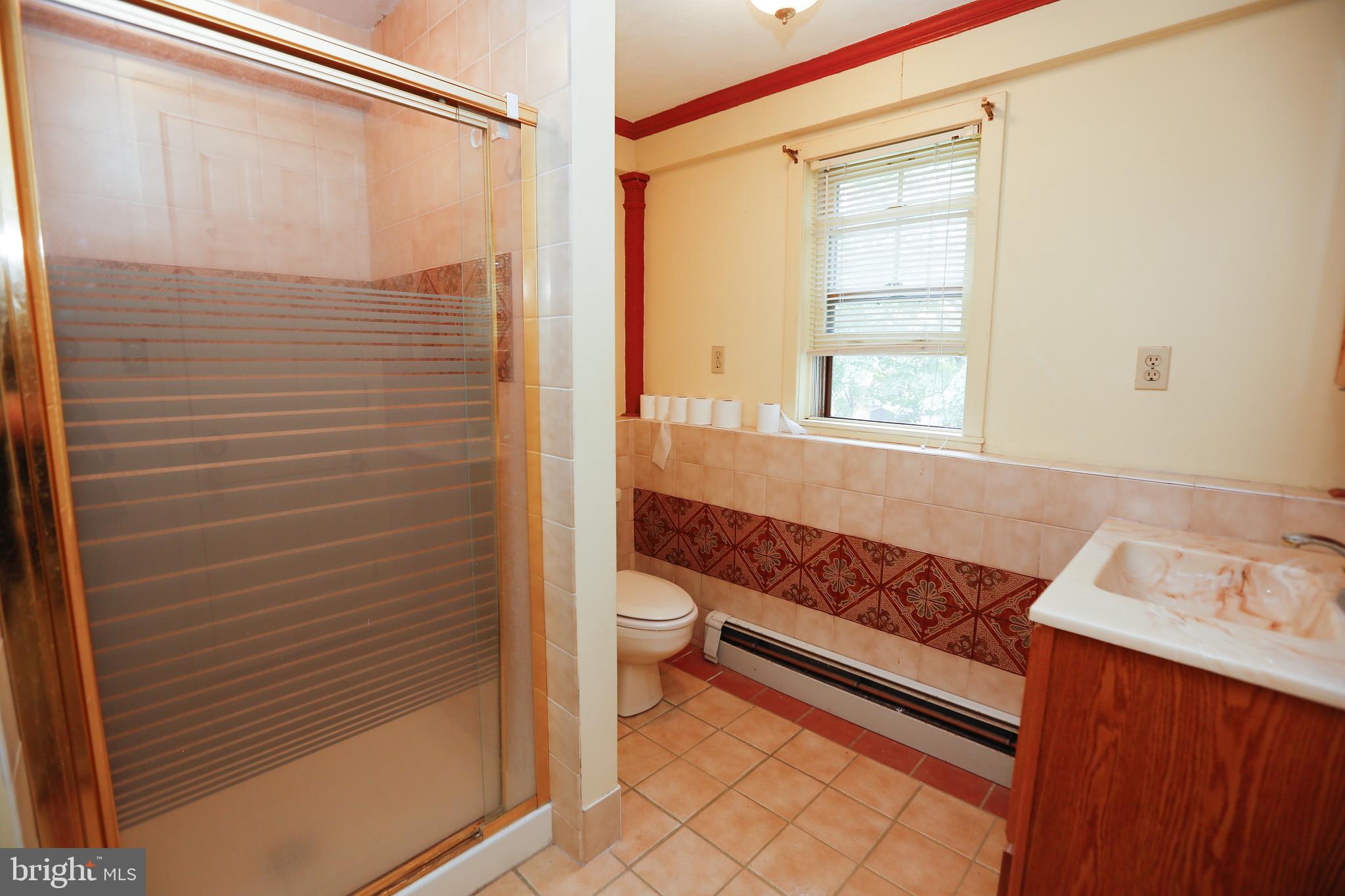 106 Sutton Road Ardmore, PA 19003 - Photo 25 of 52 2nd floor full bath