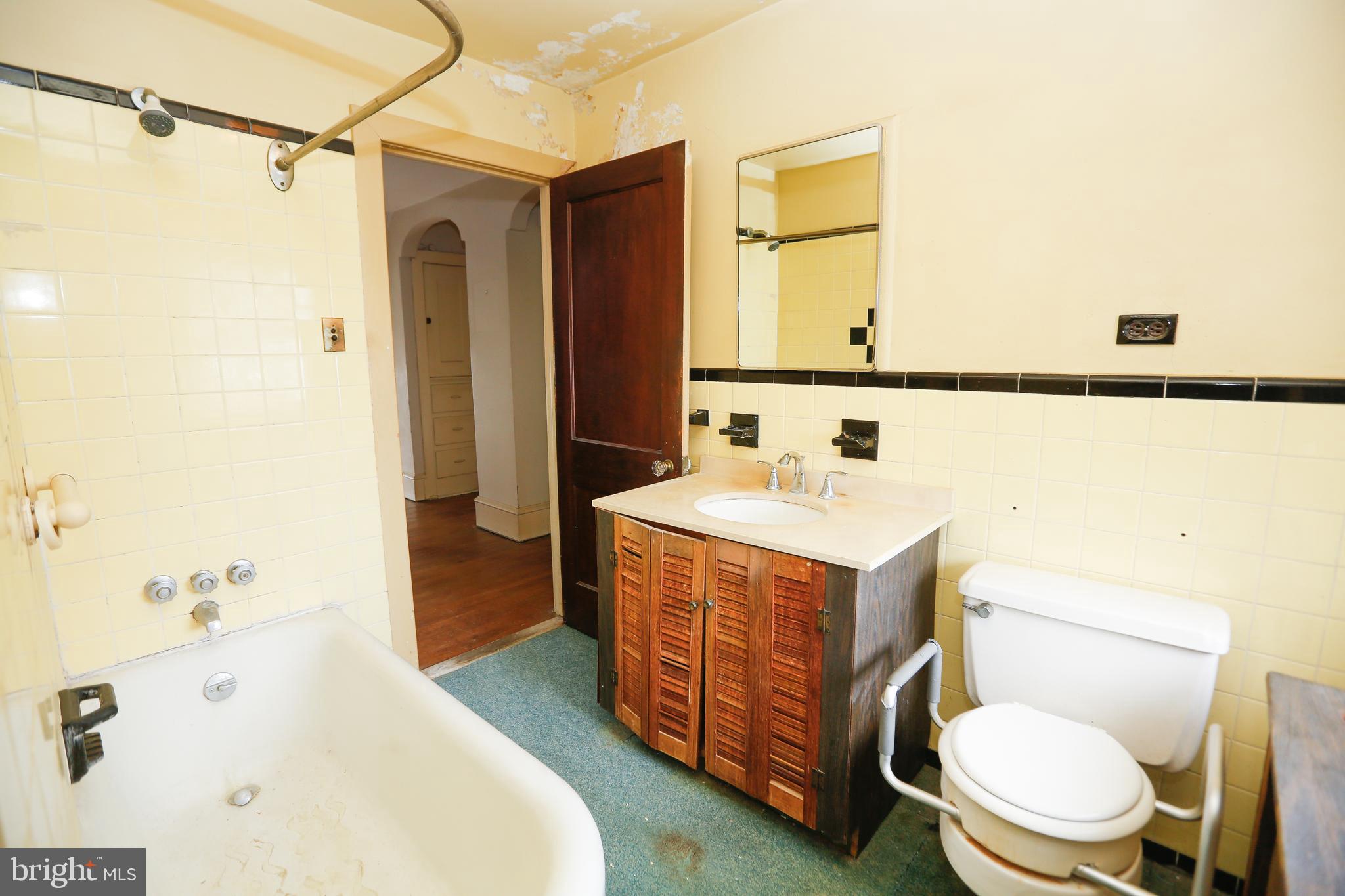 106 Sutton Road Ardmore, PA 19003 - Photo 30 of 52 2nd floor full bath