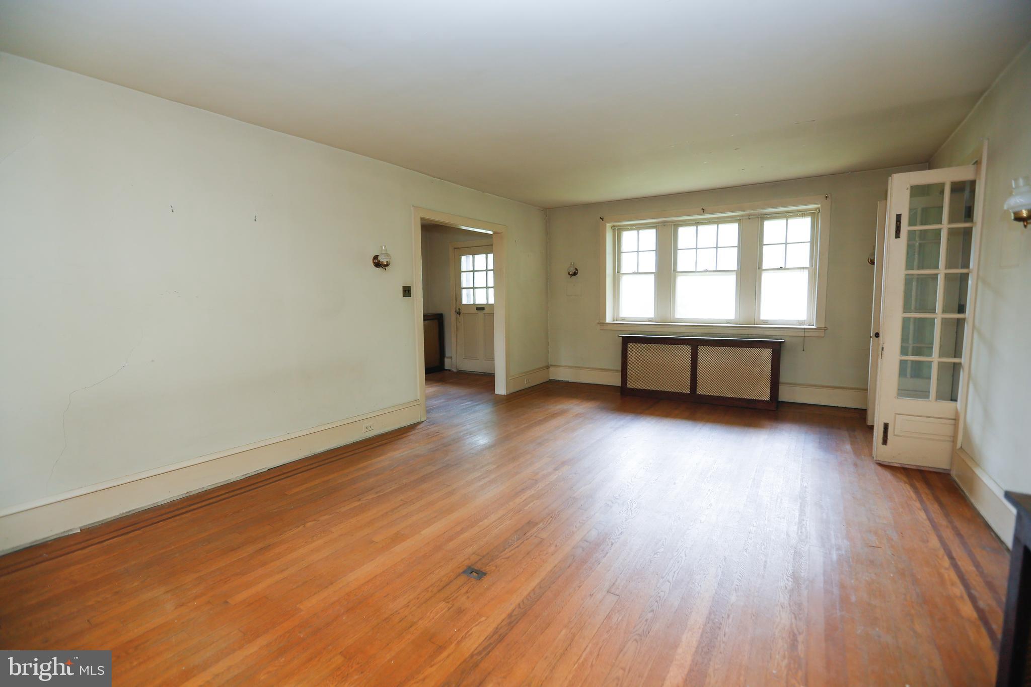 106 Sutton Road Ardmore, PA 19003 - Photo 6 of 52 Living room