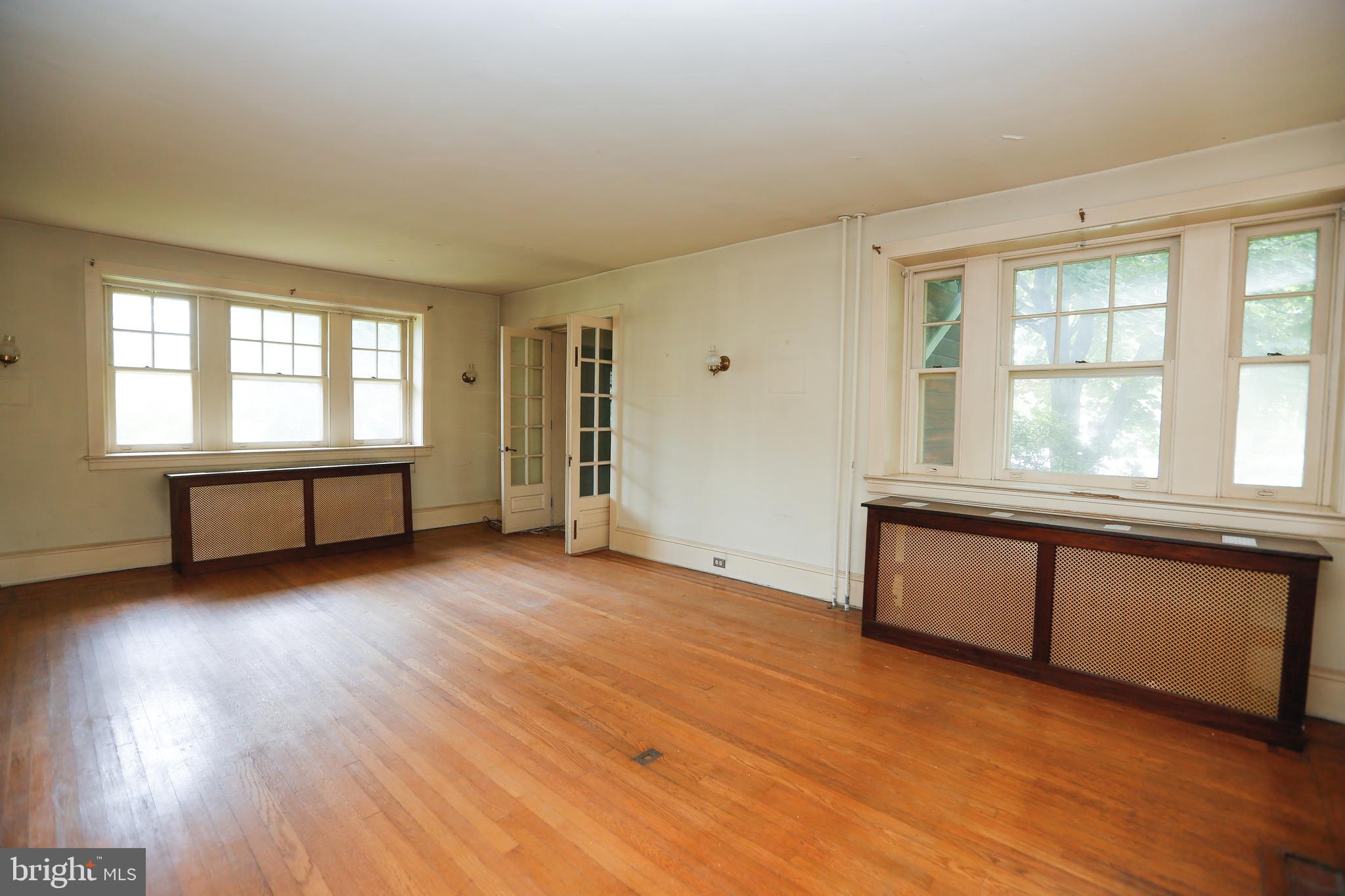 106 Sutton Road Ardmore, PA 19003 - Photo 7 of 52 Living room