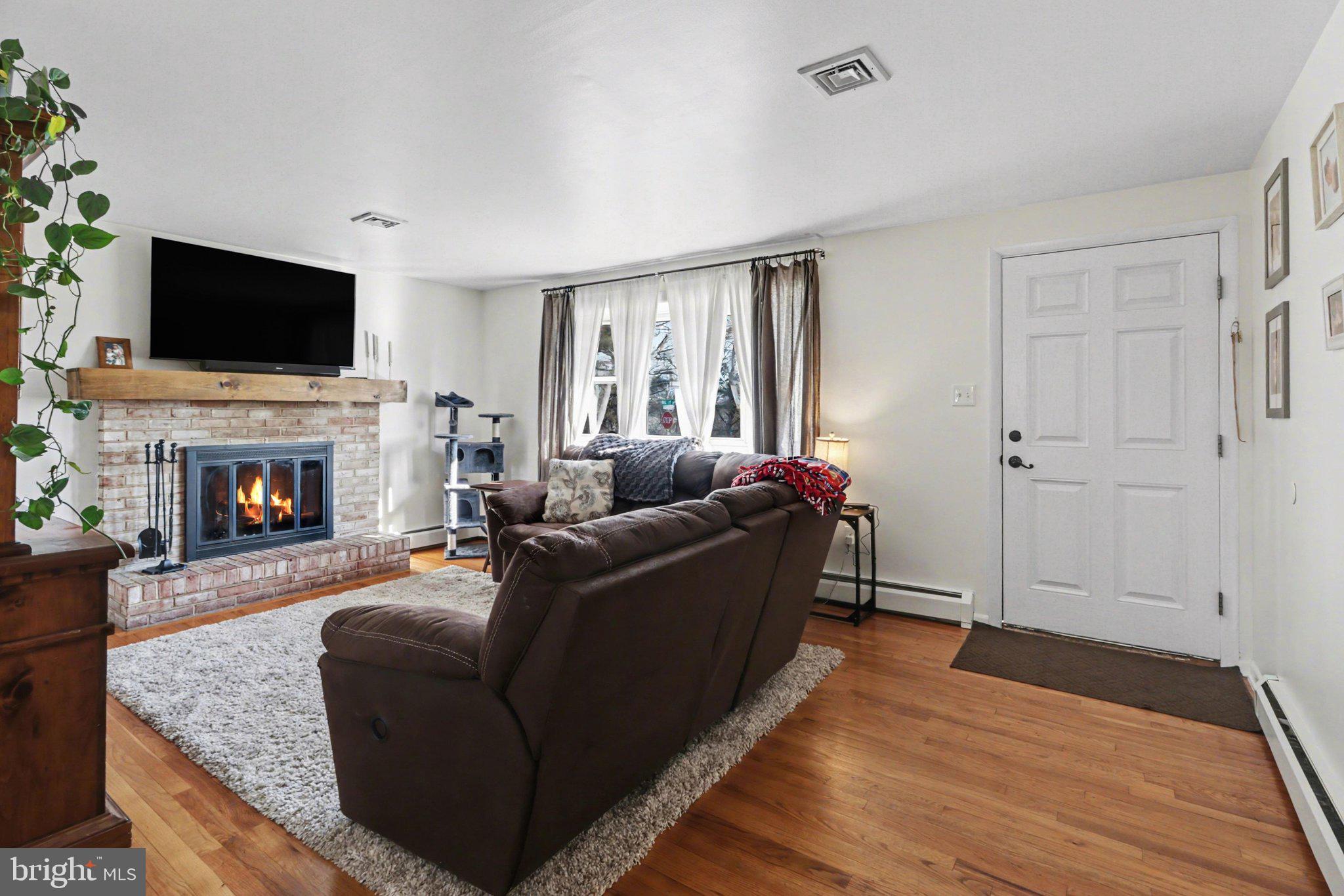 278 Longs Gap Road Carlisle, PA 17013 - Photo 2 of 33