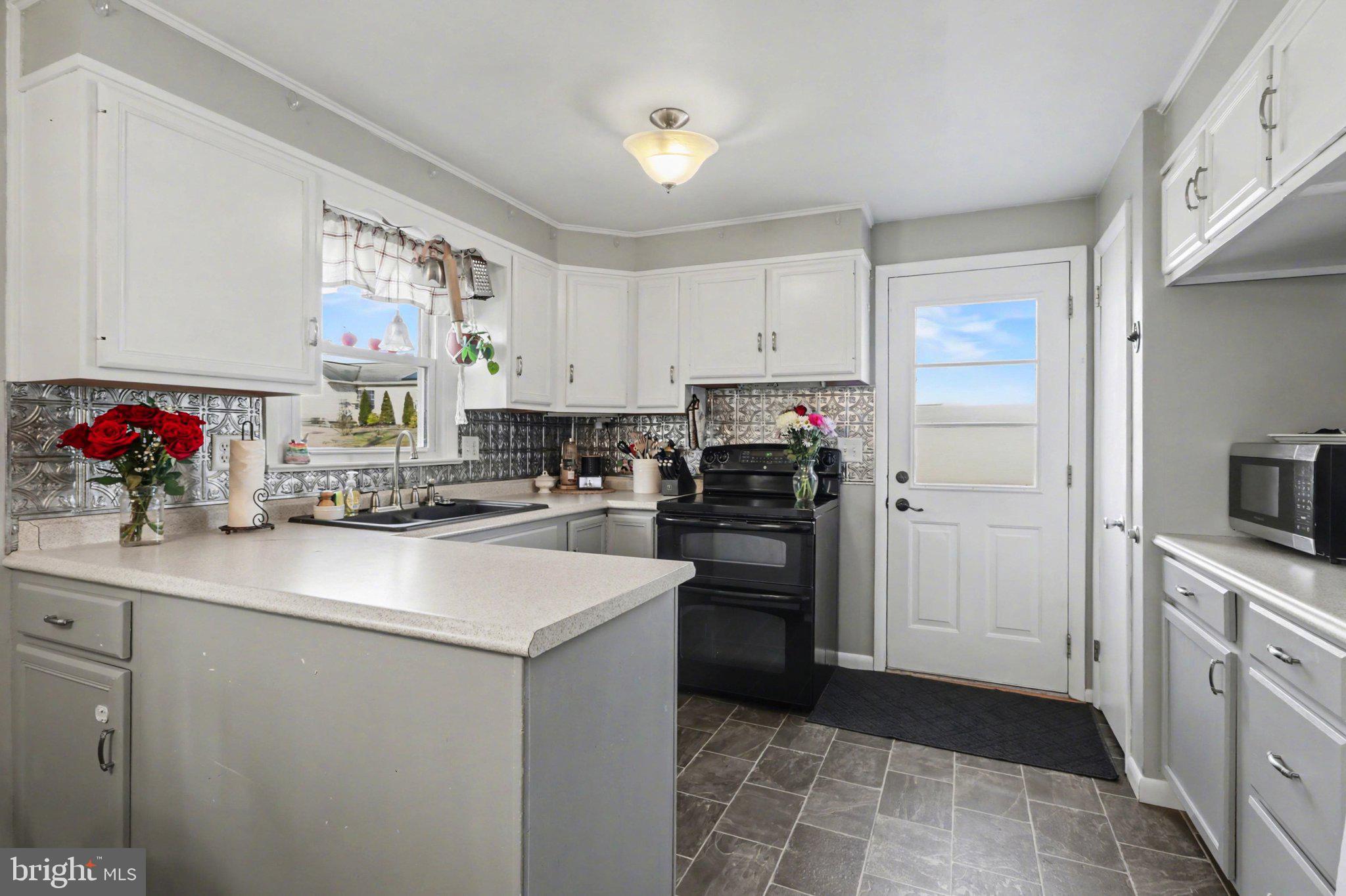 278 Longs Gap Road Carlisle, PA 17013 - Photo 9 of 33