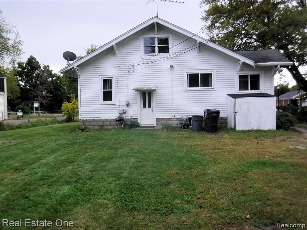 816 East Grand River Road Howell, MI 48843 - Photo 4 of 38