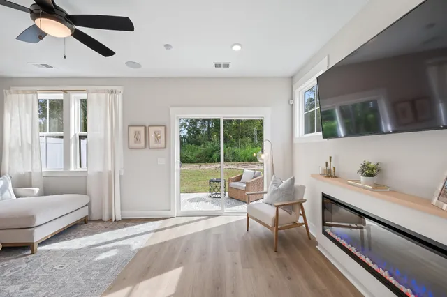 $305,000 | 348 Bremerton Drive, Goose Creek, SC 29445