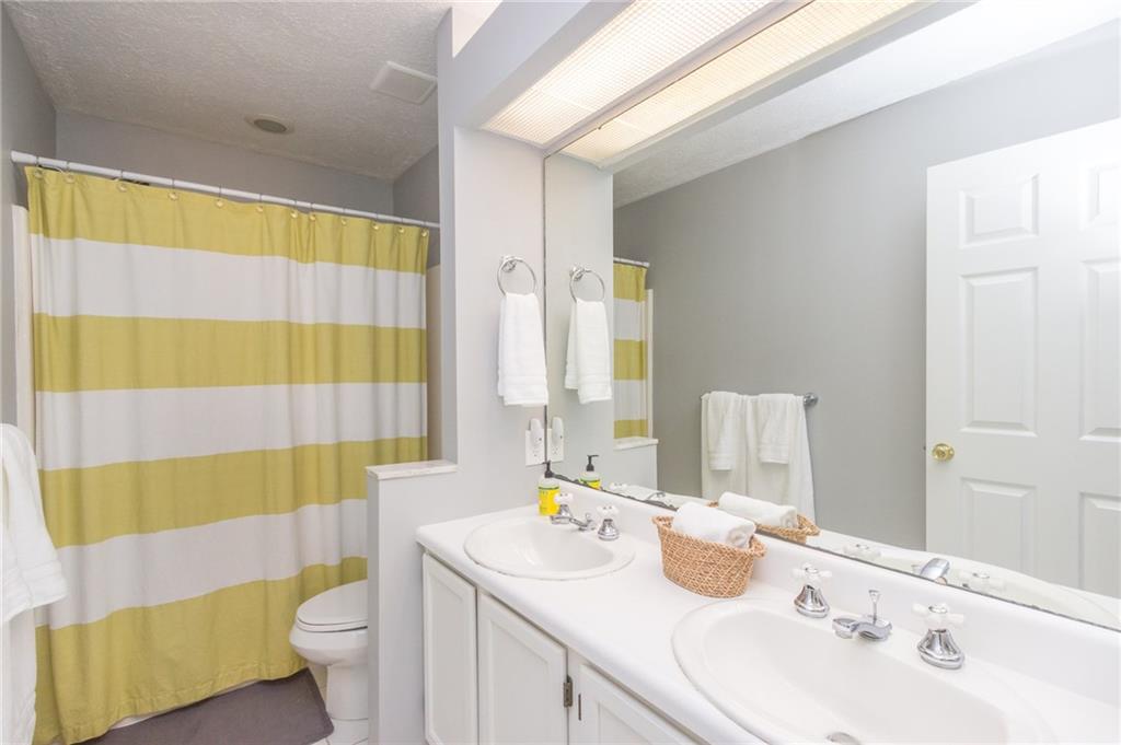 4549 Middle Road Allison Park, PA 15101 - Photo 16 of 25 Gallery Image 16