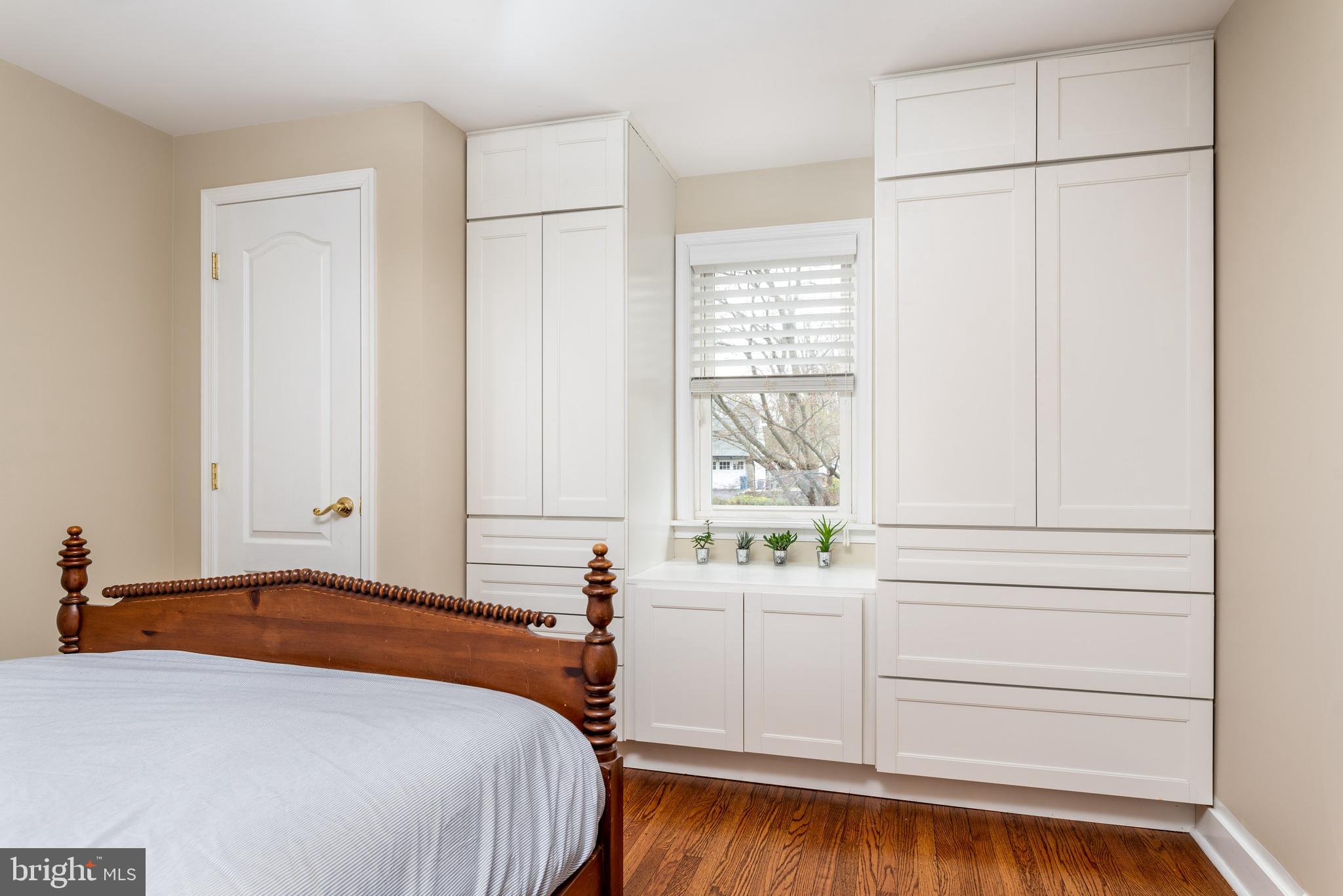 114 North Fairfield Road Devon, PA 19333 - Photo 20 of 36 Bedroom 2 Built-ins