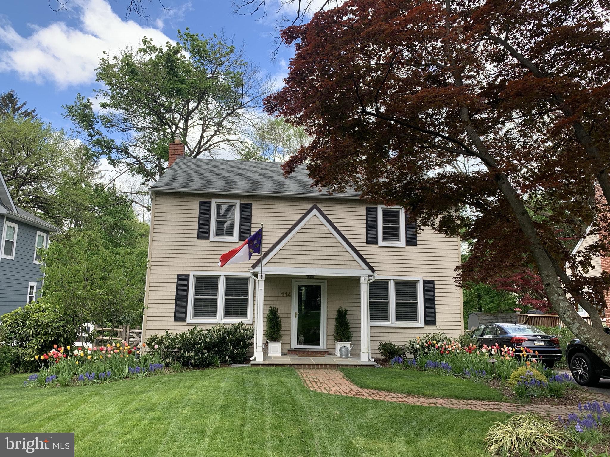 114 North Fairfield Road Devon, PA 19333 - Photo 32 of 36 Tulips!