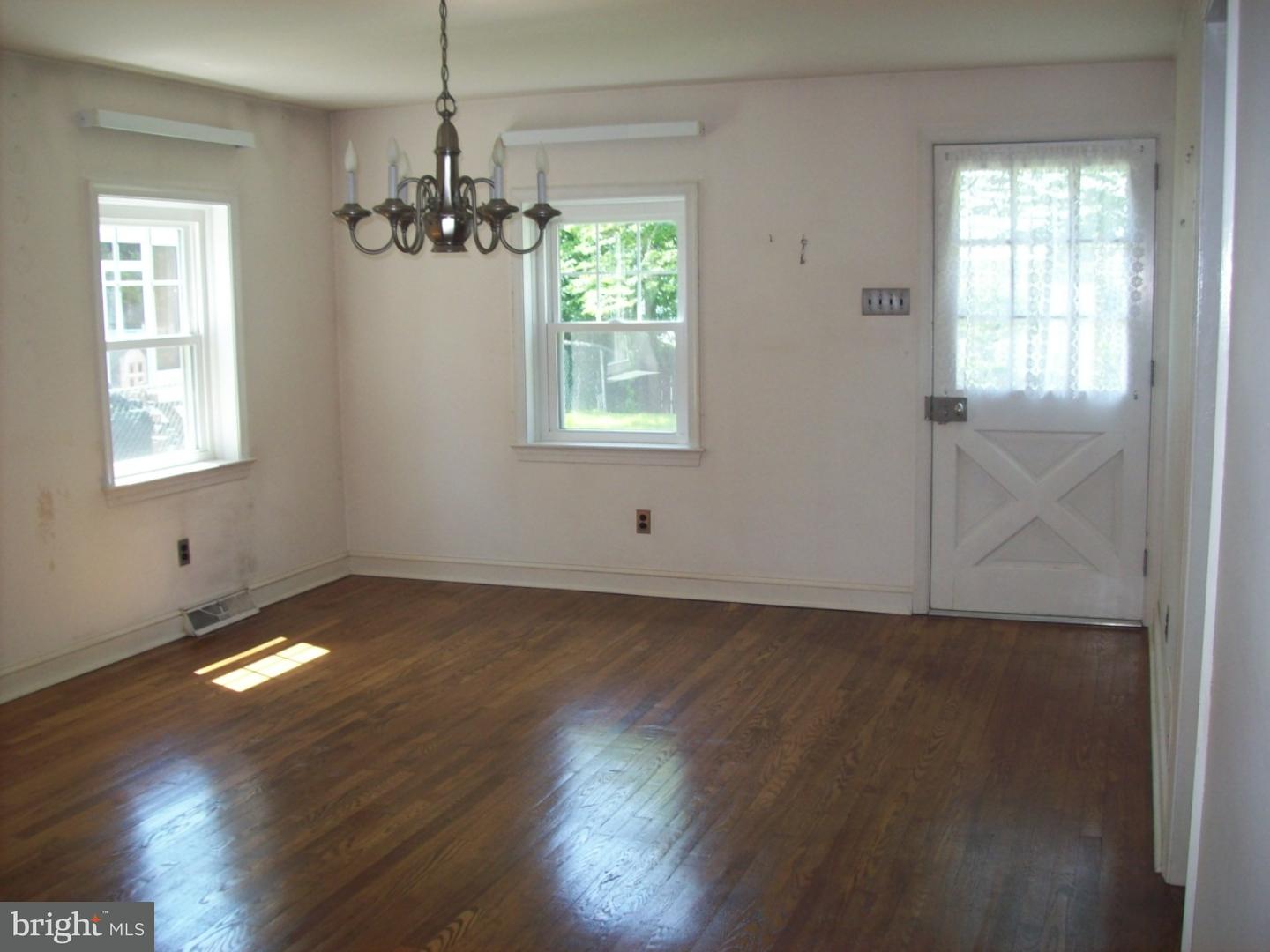 109 Redford Road Oreland, PA 19075 - Photo 7 of 19 Family Room