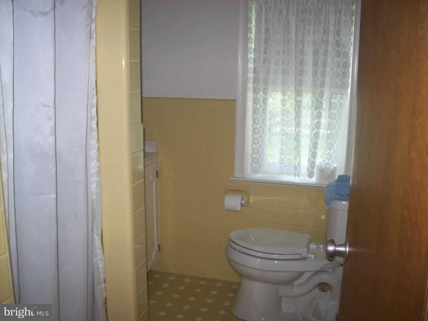 109 Redford Road Oreland, PA 19075 - Photo 9 of 19 Bathroom