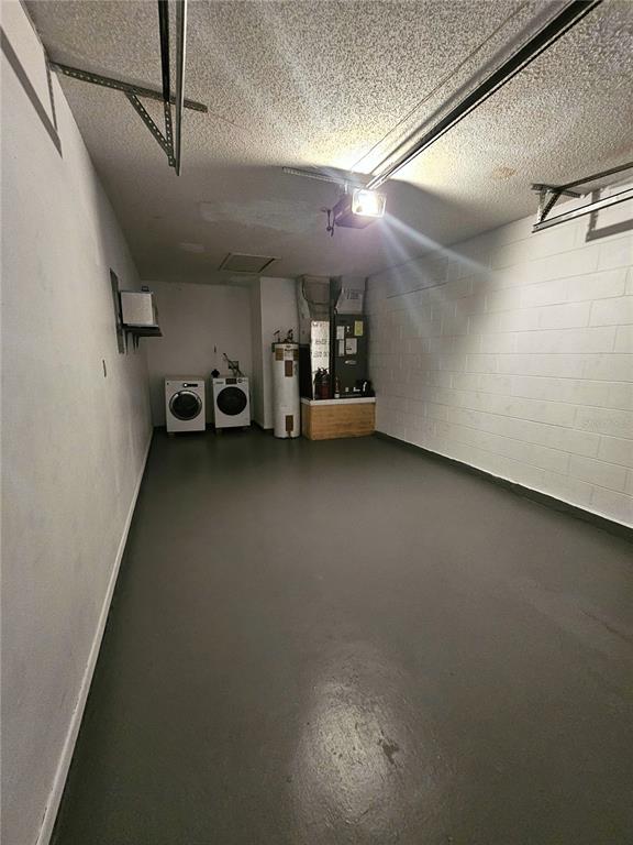 1025 Clovercrest Road Orlando, FL 32811 - Photo 19 of 27 a view of a car garage