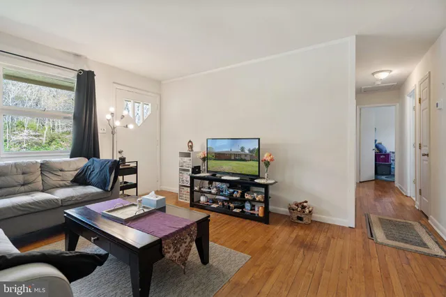 $349,900 | 571 Richmond Road, Amissville, VA 20106