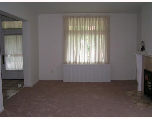 65 Academy Avenue Mt. Lebanon, PA 15228 - Photo 5 of 8 Living Room.