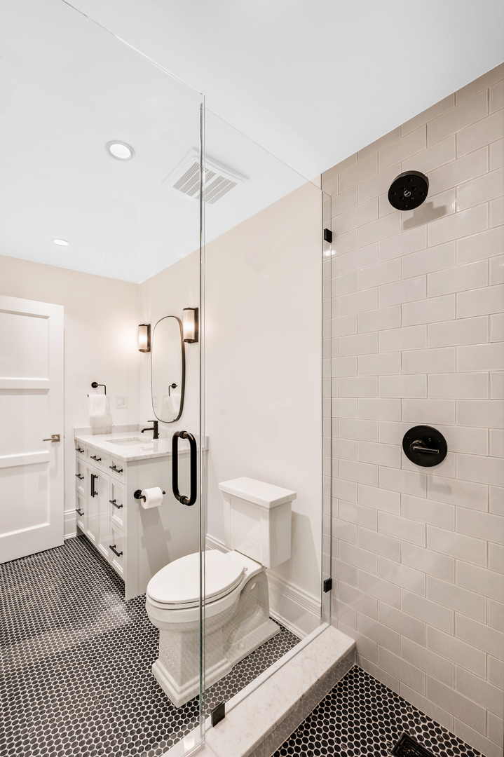 3632 North Magnolia Avenue Chicago, IL 60613 - Photo 47 of 58