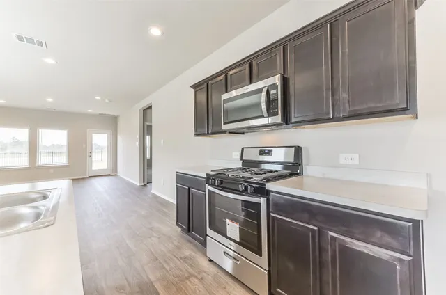 $2,200 | 16524 Cascading Pnes Court, Conroe, TX 77302