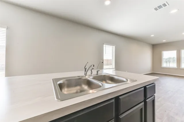 $2,200 | 16524 Cascading Pnes Court, Conroe, TX 77302