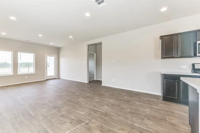 $2,200 | 16524 Cascading Pnes Court, Conroe, TX 77302