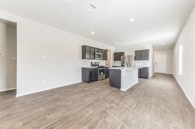 $2,200 | 16524 Cascading Pnes Court, Conroe, TX 77302