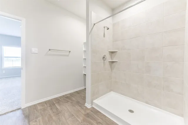 $2,200 | 16524 Cascading Pnes Court, Conroe, TX 77302