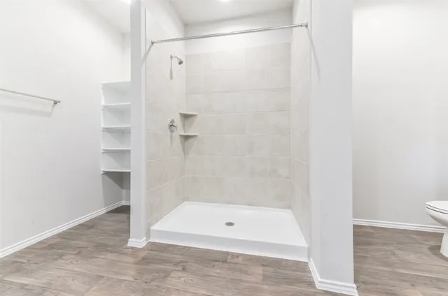 $2,200 | 16524 Cascading Pnes Court, Conroe, TX 77302