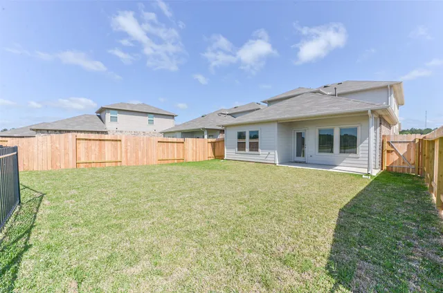 $2,200 | 16524 Cascading Pnes Court, Conroe, TX 77302