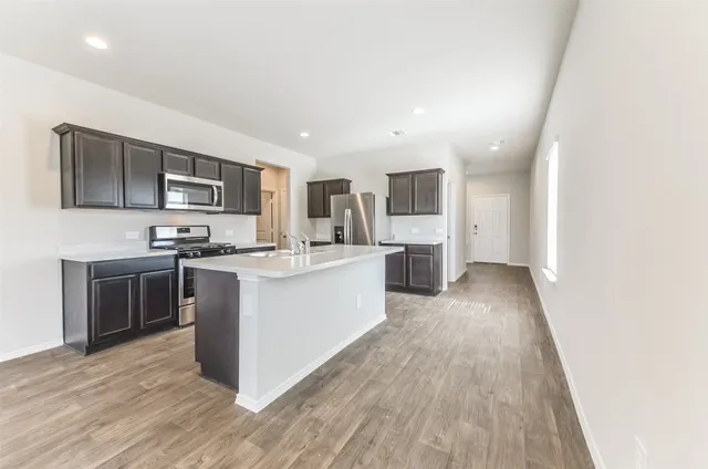 $2,200 | 16524 Cascading Pnes Court, Conroe, TX 77302