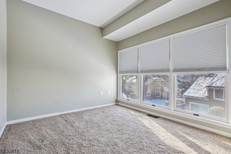 13 Eton Court Bedminster, NJ 07921 - Photo 25 of 48
