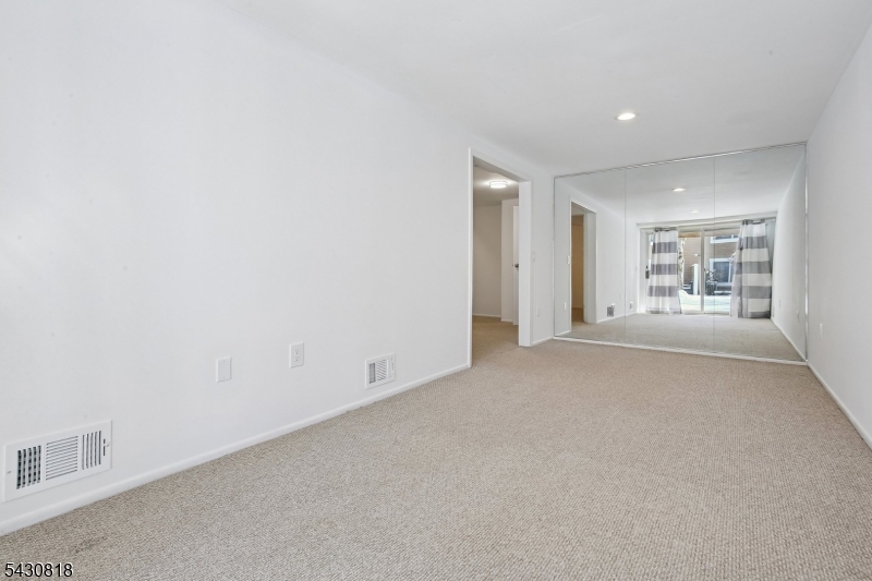 13 Eton Court Bedminster, NJ 07921 - Photo 35 of 48