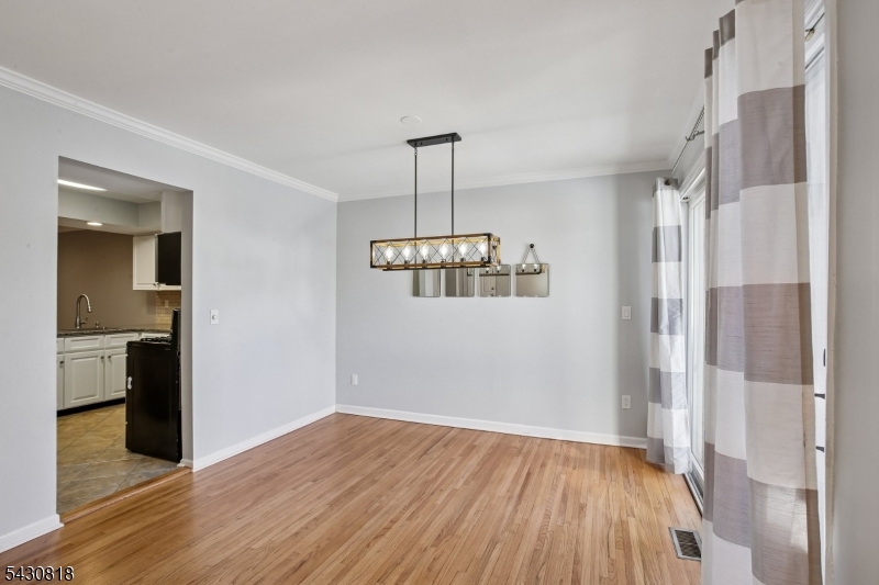 13 Eton Court Bedminster, NJ 07921 - Photo 9 of 48