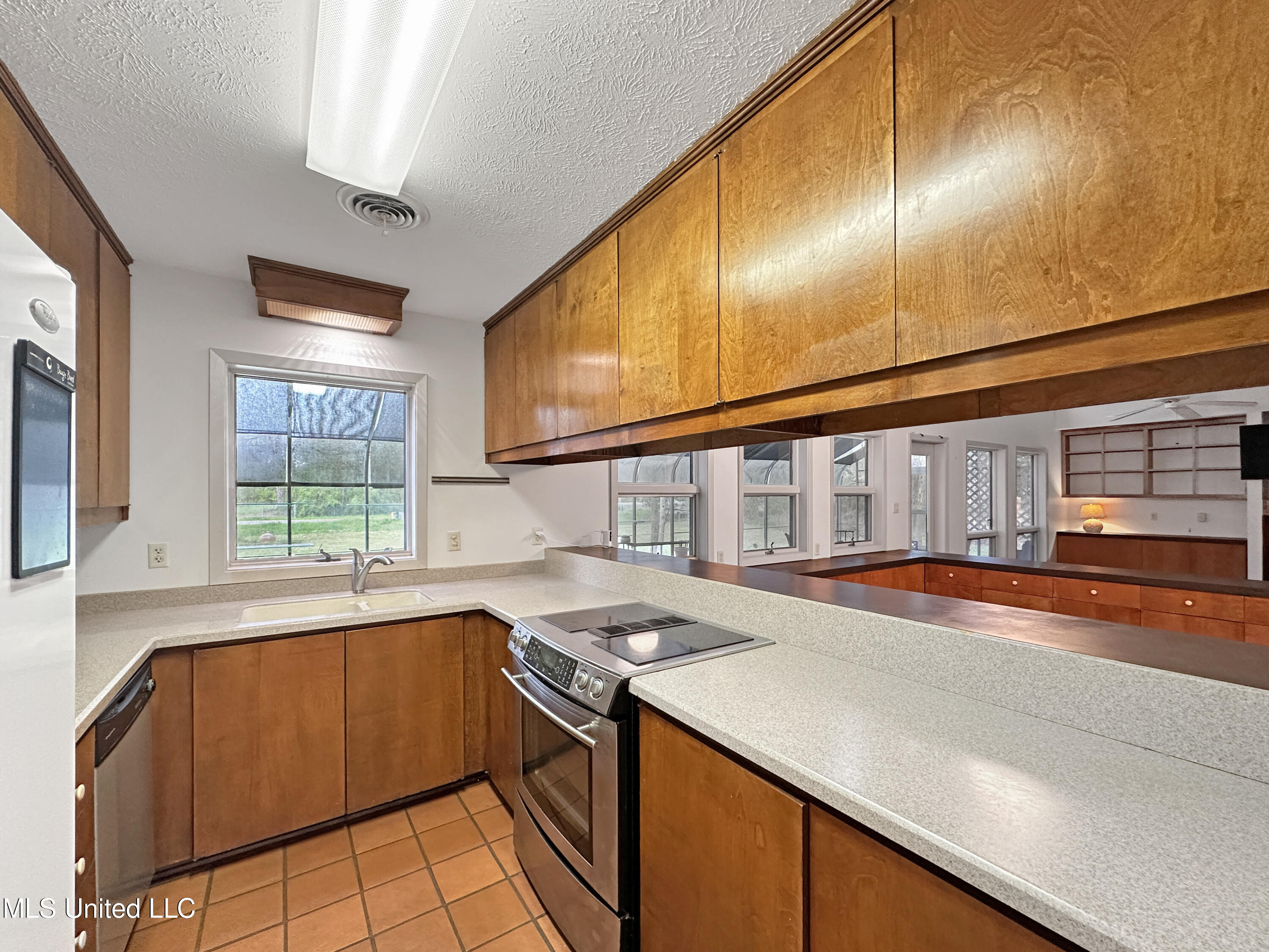 800 Colonial Circle Jackson, MS 39211 - Photo 17 of 45 3e2d9d7098fe42b5a62b2761a245a24170a62a7c