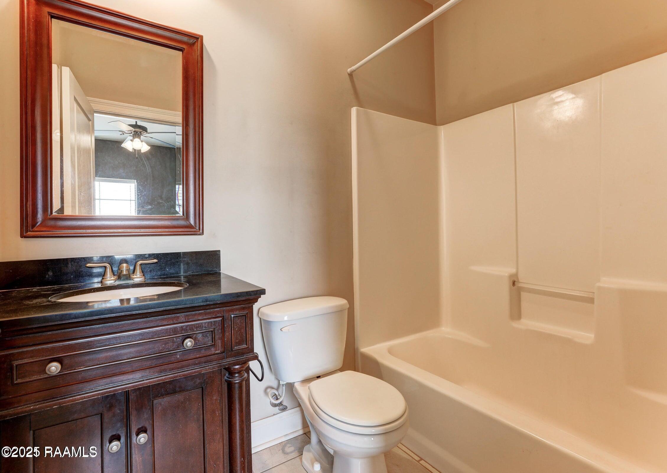 1000 Tulane Avenue, Unit 4 Lafayette, LA 70503 - Photo 19 of 21 1000 Tulane Avenue 4