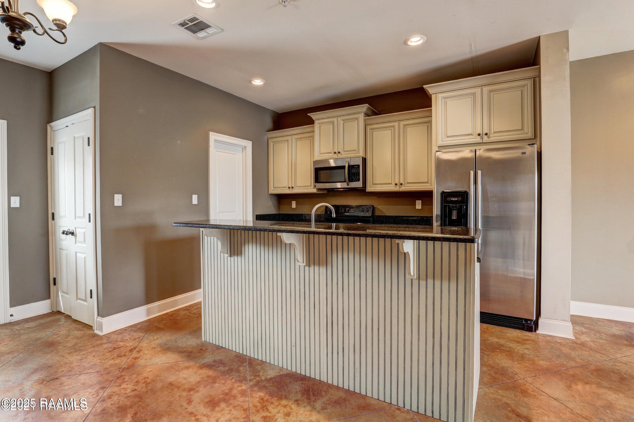 1000 Tulane Avenue, Unit 4 Lafayette, LA 70503 - Photo 8 of 21 1000 Tulane Avenue 4