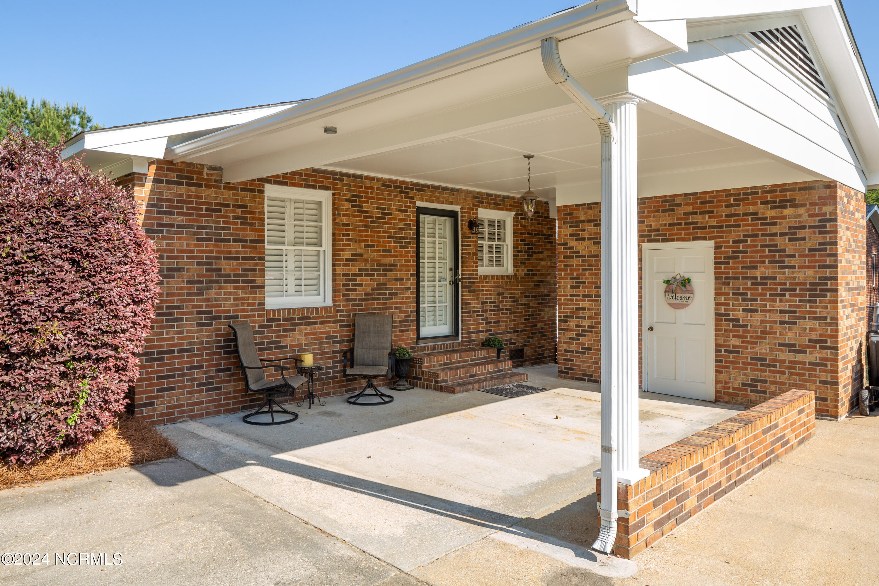 301 Ridgeway Street Clinton, NC 28328 - Photo 4 of 31 301 Ridgeway St4
