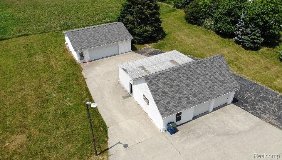 6438 Fenton Road Flint, MI 48507 - Photo 5 of 36