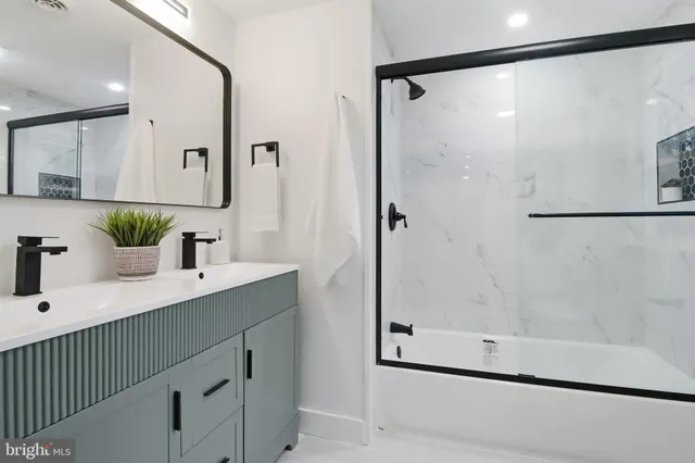 $629,900 | 420 Oakland Drive, Downingtown, PA 19335