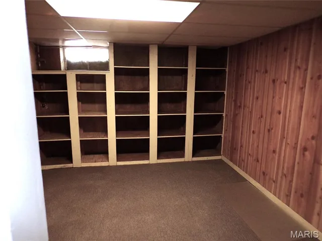 $183,000 | 860 Graham Road, Florissant, MO 63031