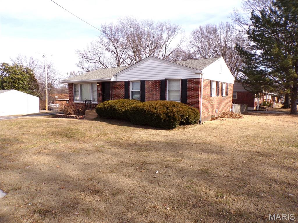 860 Graham Road Florissant, MO 63031 - Photo 2 of 24
