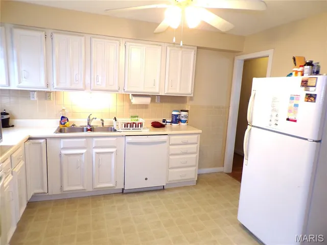 $183,000 | 860 Graham Road, Florissant, MO 63031