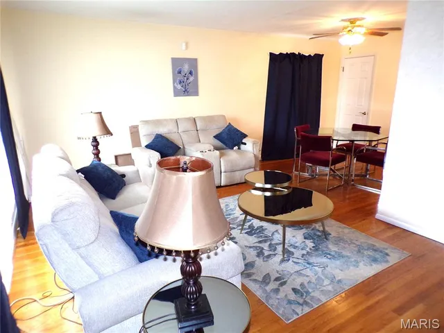 $183,000 | 860 Graham Road, Florissant, MO 63031