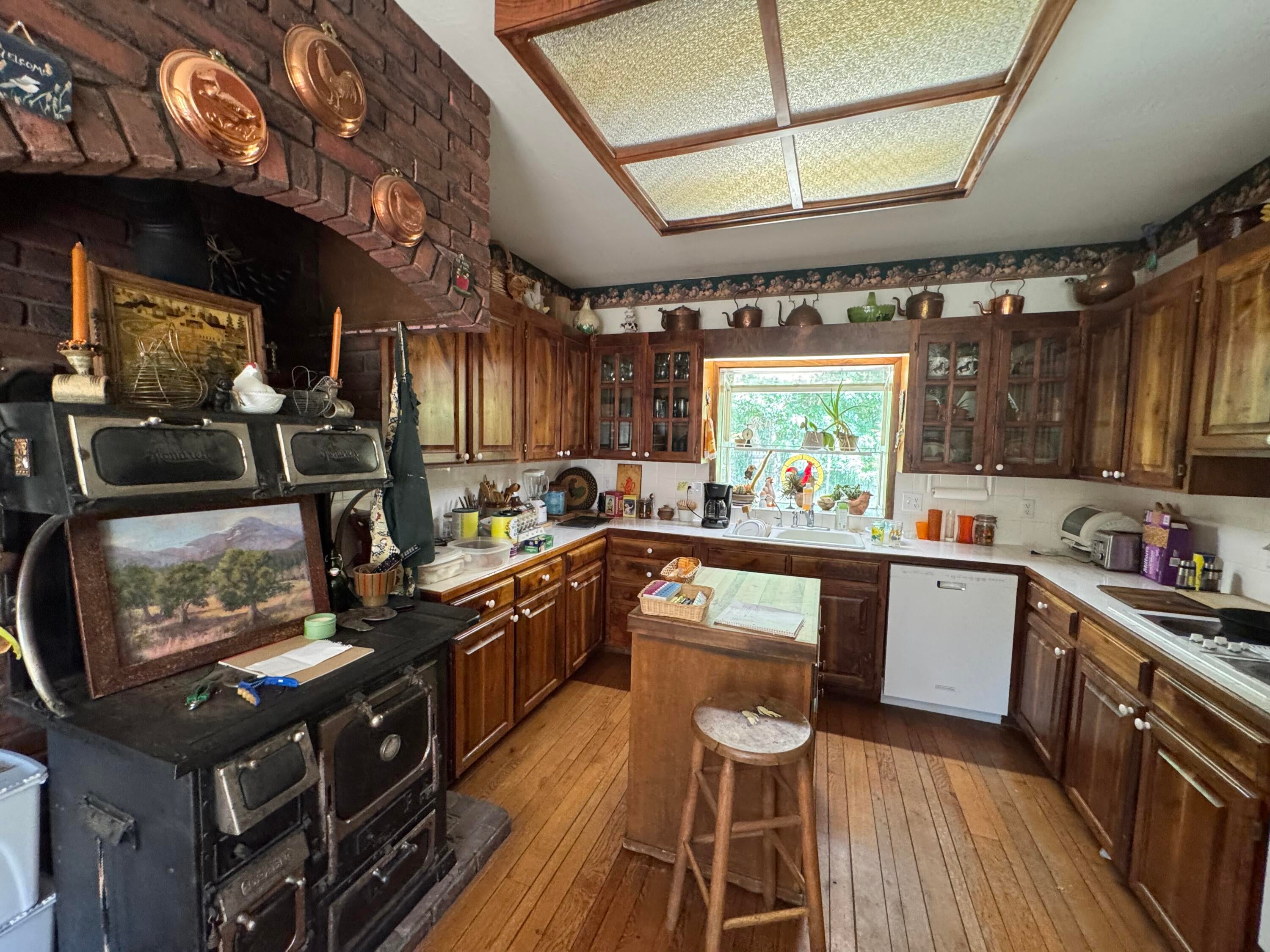 4835 Thompson Creek Road Jacksonville, OR 97530 - Photo 10 of 47 IMG_3543