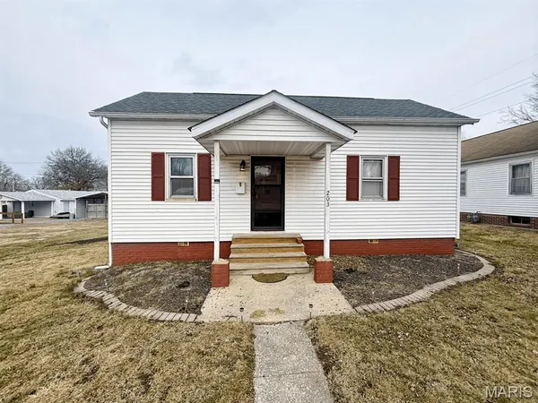 $115,000 | 203 West 2nd N Street, Mount Olive, IL 62069