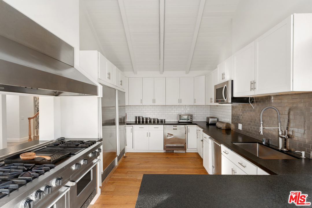 6208 Delaplane Road Malibu, CA 90265 - Photo 12 of 39