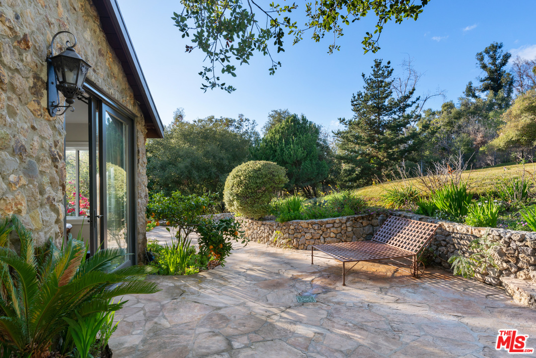 6208 Delaplane Road Malibu, CA 90265 - Photo 15 of 39